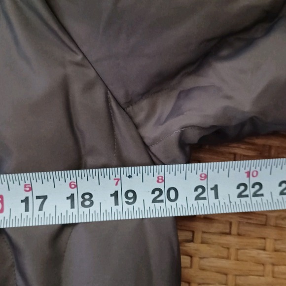 Donatella Women's Down Puffer Coat Size M Brown Bronze Full Zip Pockets Quilted - Picture 8 of 14